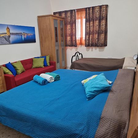 Saracini'S Homestay Attard Esterno foto