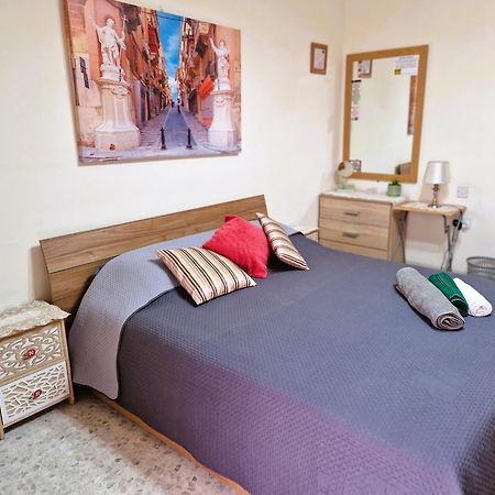 Saracini'S Homestay Attard Esterno foto