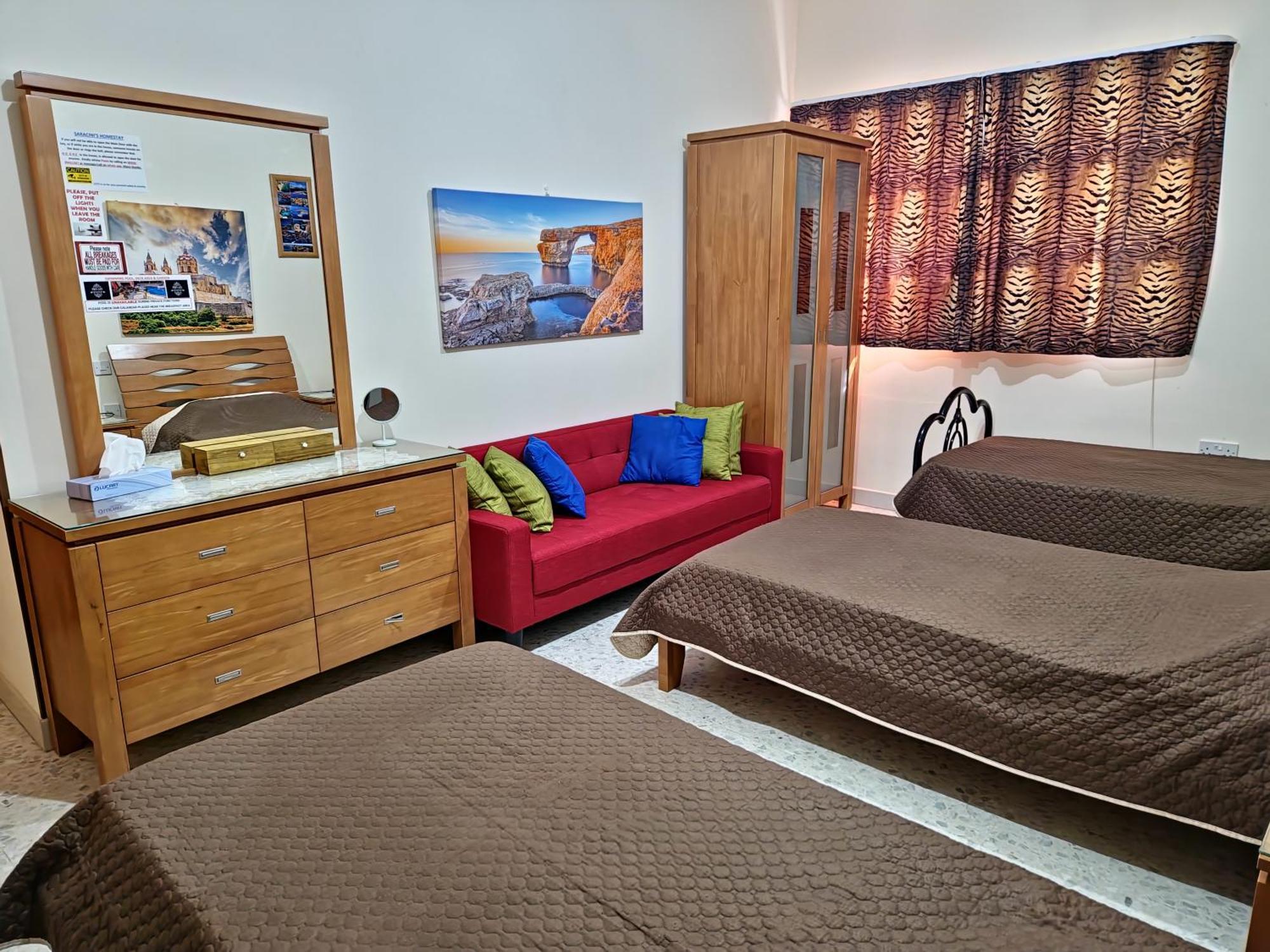 Saracini'S Homestay Attard Esterno foto