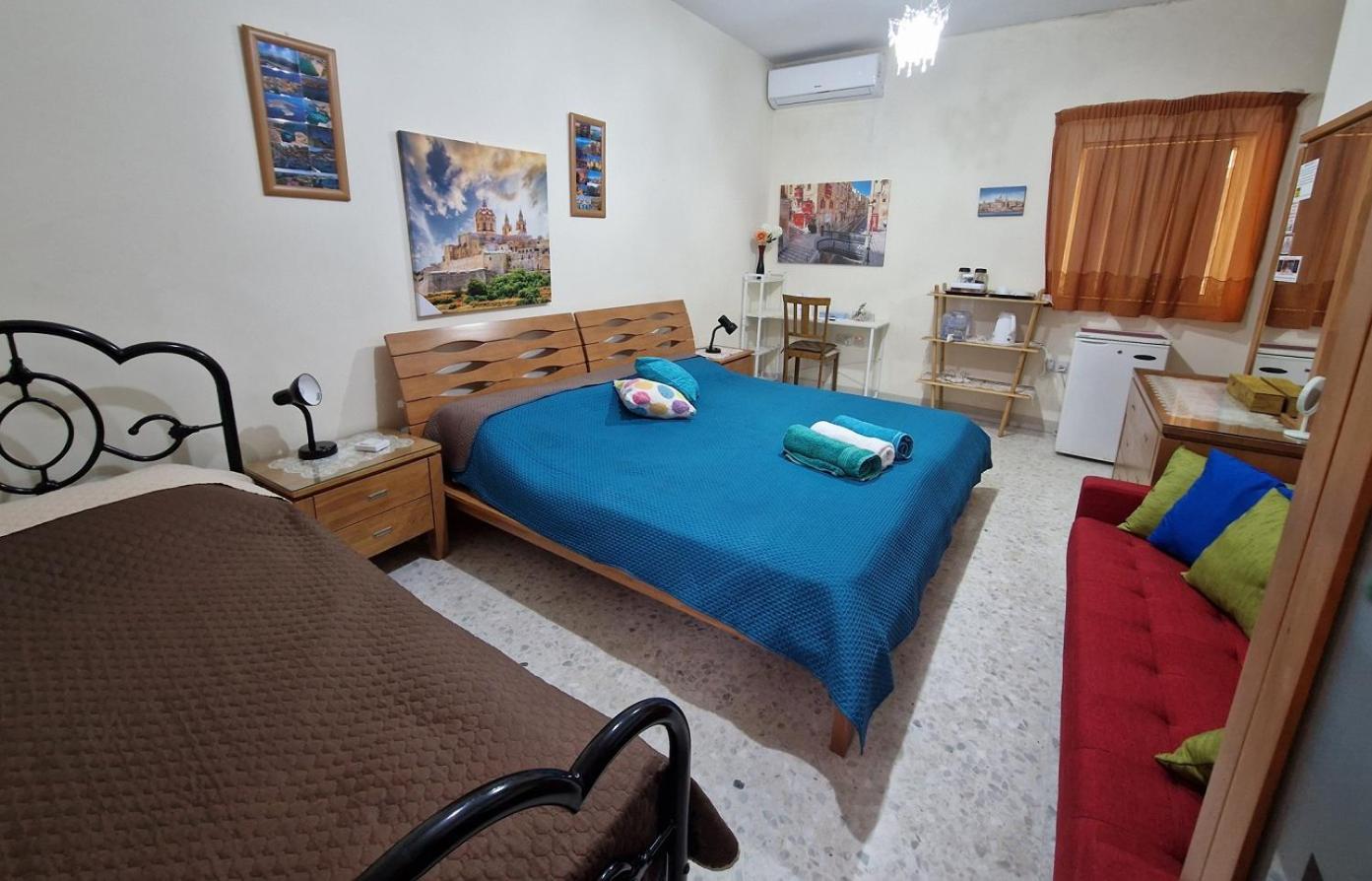 Saracini'S Homestay Attard Esterno foto